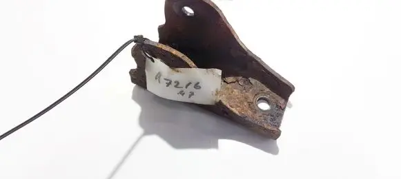 Mitsubishi Colt Engine mounting bracket