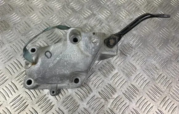 Jeep Grand Cherokee Engine mounting bracket 68275987AA