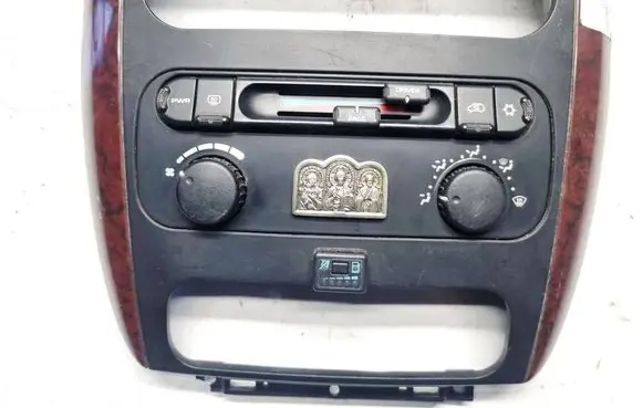 Chrysler Voyager Climate control unit 05005002AF