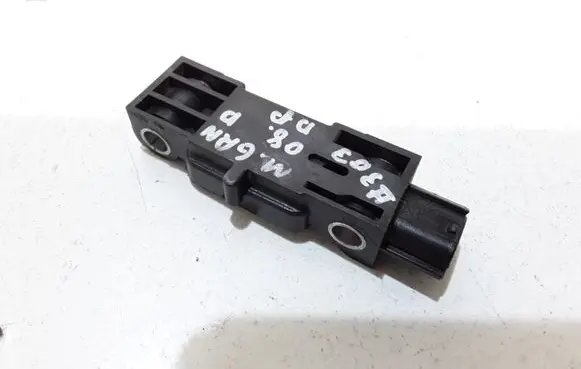 Mitsubishi Grandis Airbag deployment crash/impact sensor 8651A015