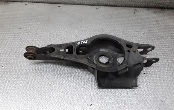 Toyota RAV 4 (XA50) Rear control arm