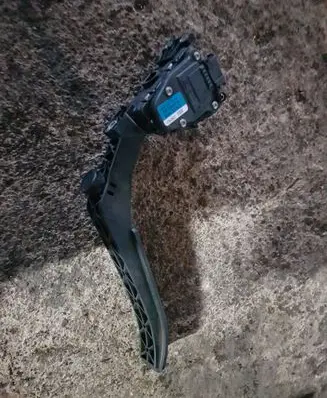 Volkswagen Touareg I Accelerator throttle pedal 7L6723507H