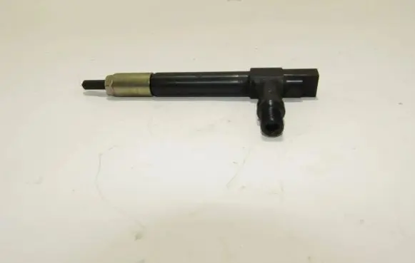 Mazda Premacy Fuel injector 696012U