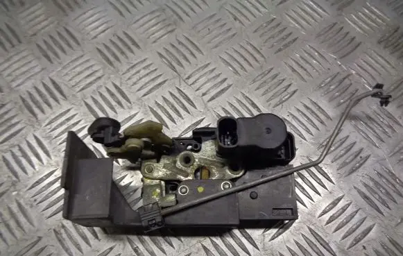 Alfa Romeo 156 Rear door lock 16828898