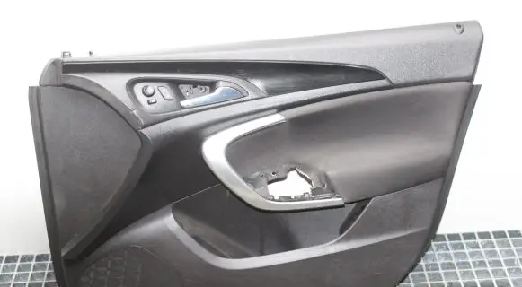 Opel Insignia A Front door card panel trim