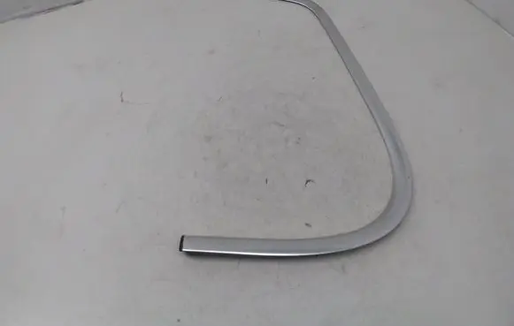 Volkswagen Tiguan Rear side glass trim 5N0853345A