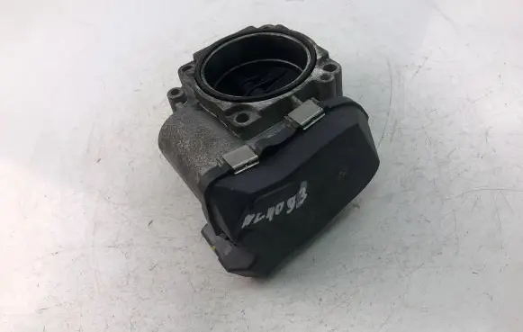 BMW 1 E81 E87 Throttle valve 7561066