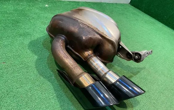 Porsche Macan (95B) Rear muffler/silencer tail pipe 