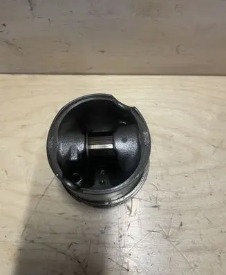 Mercedes-Benz ML W164 Piston 