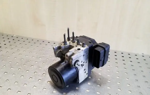 Toyota RAV 4 (XA30) ABS Pump 4454042100 8954142220 1338007970