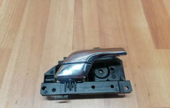 Rear door interior handle