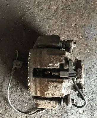 Mercedes-Benz C W203 Front brake caliper