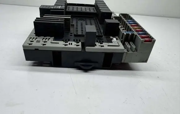Volvo V70 Fuse box set 8645411 8645410