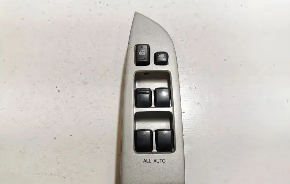 Lexus RX 300 Electric window control switch 8404048080