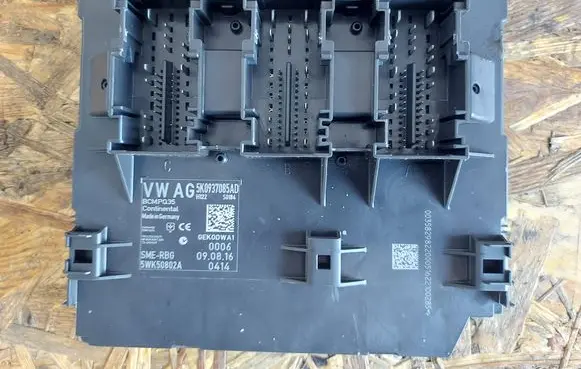 Volkswagen Caddy Comfort/convenience module 5K0937085AD