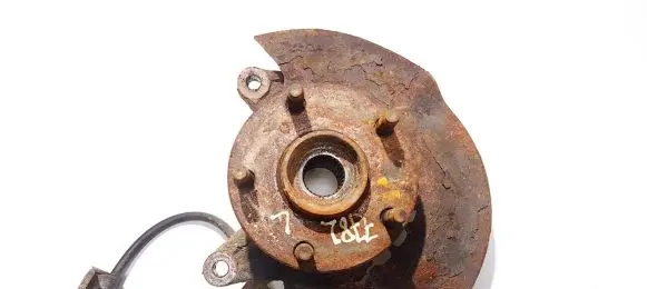 Toyota Avensis Verso Front wheel hub