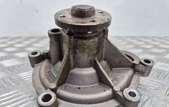Mercedes-Benz E W212 Water pump R2712010601