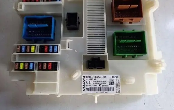 Volvo V70 Fuse module BG9T14C256HA 31314867AA 3659AF01125TP