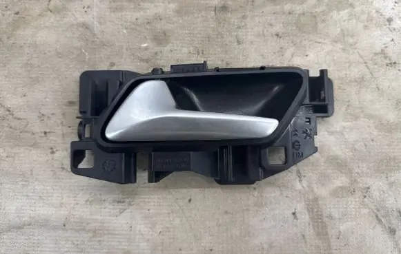 Peugeot 308 Front door interior handle 98201553