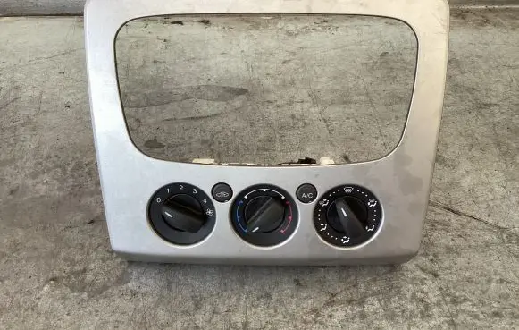 Ford Focus Climate control unit P69607332806040037 7M5T19980AA