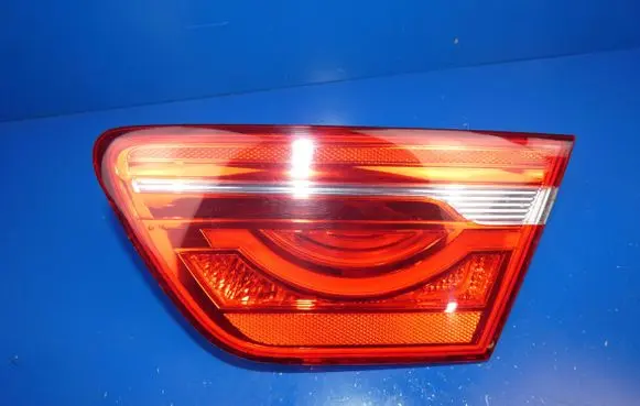 Jaguar XE Tailgate rear/tail lights