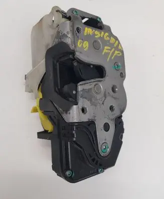 Opel Insignia A Front door lock 3023803E01S