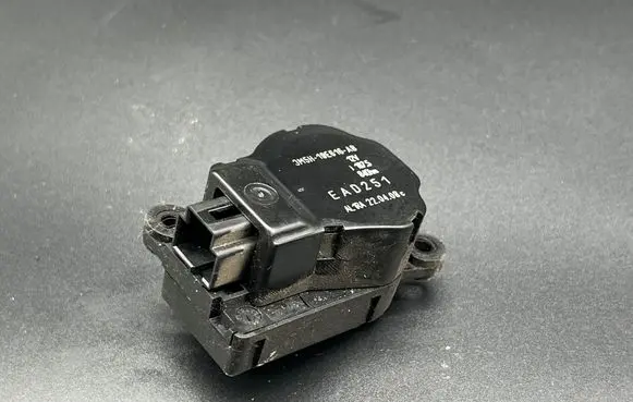 Ford Mondeo MK IV Air flap motor/actuator 3M5H19E616AB EAD251 11875
