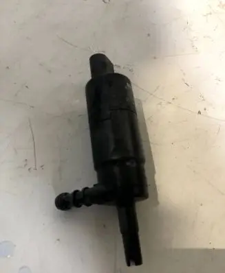 BMW X5 E70 Windscreen/windshield washer pump 13264010 8377430 001004