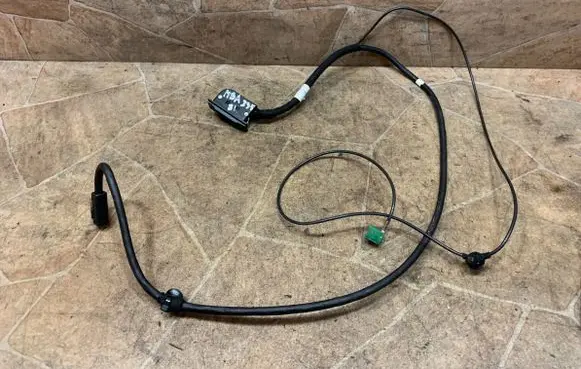 Mercedes-Benz CLS C218 X218 AUX in-socket connector A2318270026