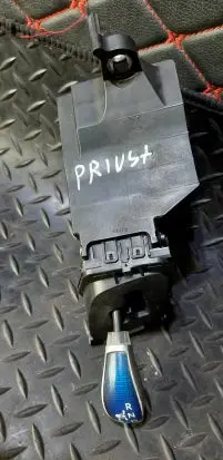 Toyota Prius (XW10) Gear selector/shifter in gearbox 75C802RHD