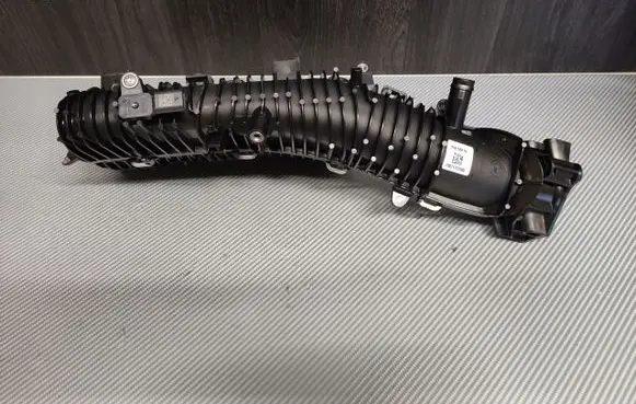 BMW X1 U11 Intake manifold 8487588