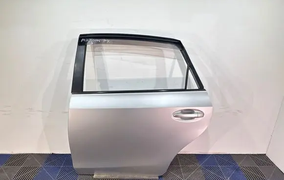 Toyota Prius+ (ZVW40) Rear door 