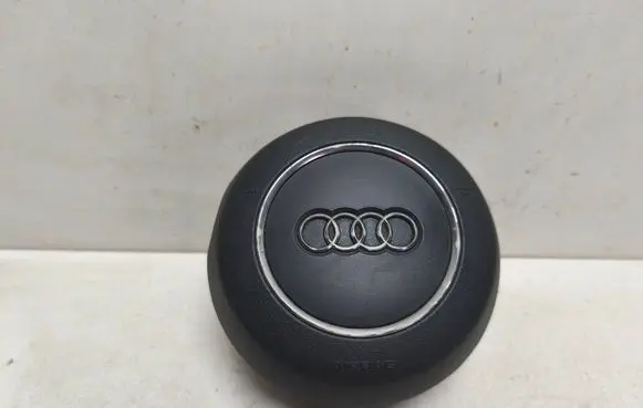 Audi Q3 8U Steering wheel airbag 8V0880201AC