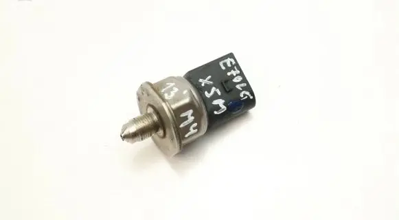 BMW X5M E70 Fuel pressure sensor 7537319