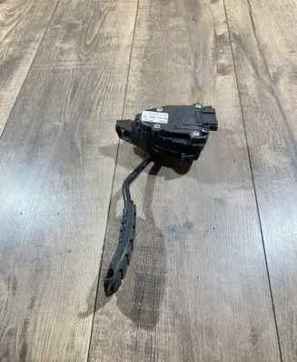 Renault Master II Accelerator throttle pedal 6PV00811905 8200778349