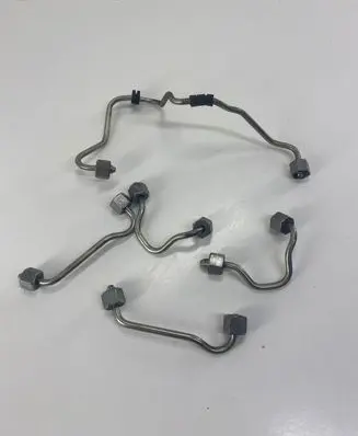 BMW 1 E81 E87 Fuel injector supply line/pipe 