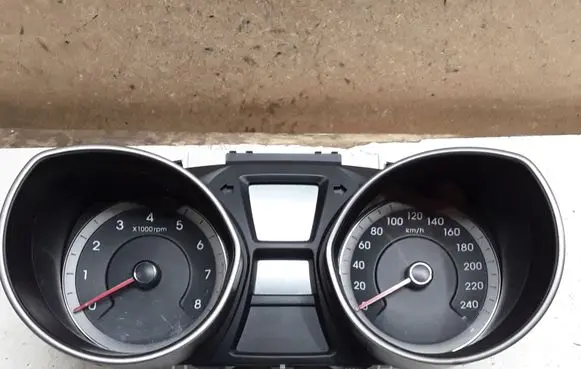 Hyundai i30 Speedometer (instrument cluster) 94003A6194