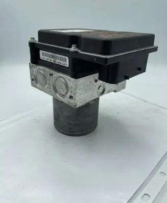 BMW X3 E83 ABS Pump 3424682 3424683