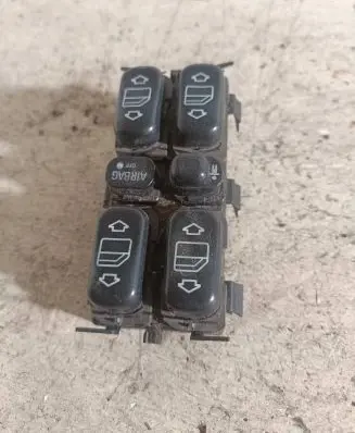 Mercedes-Benz A W169 Electric window control switch 1688202810 03753200