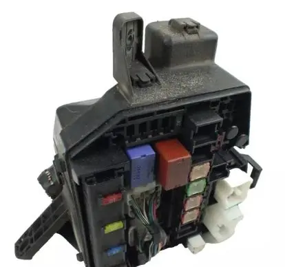 Toyota Yaris Fuse box set 8264147020