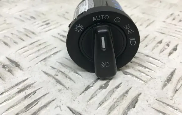 Chrysler Town & Country V Light switch 68041760AB