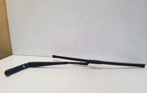 Front wiper blade arm