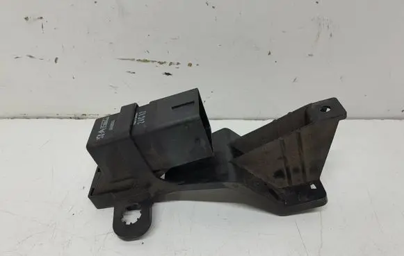 Volvo V60 Glow plug pre-heat relay 51299049 31331831