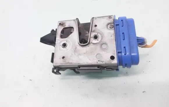 Audi A4 S4 B5 8D Rear door lock 8D0839016A