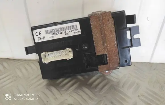 Opel Vivaro Comfort/convenience module P8200943317 P00120055 18217981