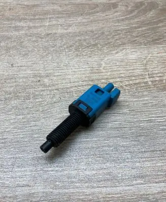 Audi A6 S6 C4 4A Brake pedal sensor switch 1H0907343