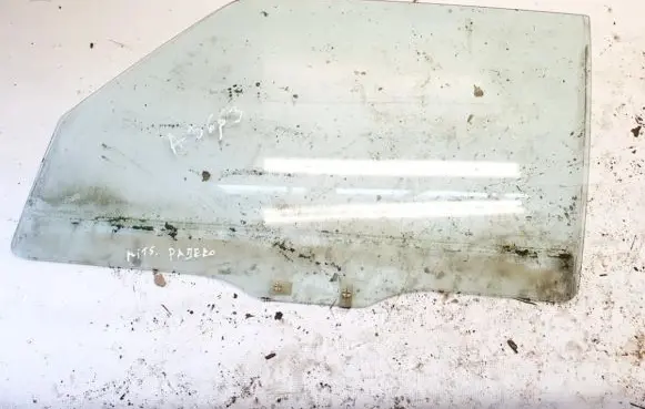 Mitsubishi Pajero Front door window glass four-door