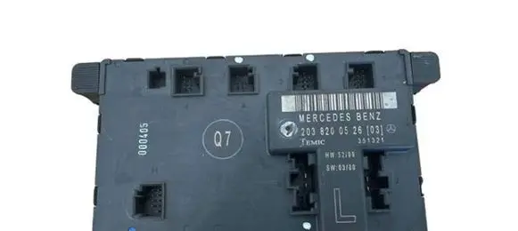 Mercedes-Benz C W203 Door control unit/module 2038200526 A2038200526