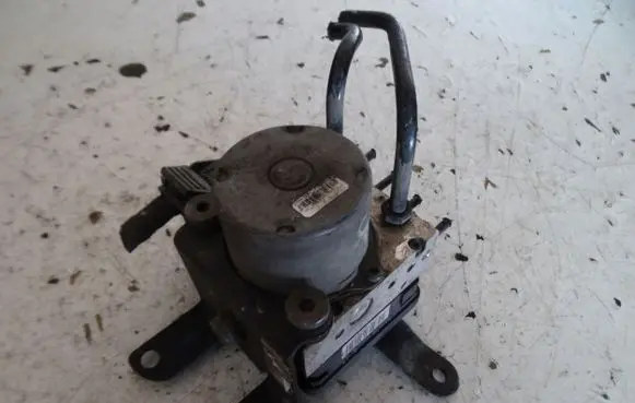KIA Sportage ABS Pump 589203U470