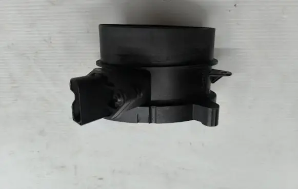 BMW 3 E46 Mass air flow meter 77870760